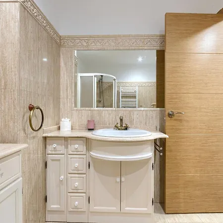 Vivienda Turistica Centrica Y Con Estilo En El Encantador Barrio La Cruz Апартаменты Бильбао