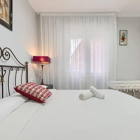 Apartamento Vivienda Turistica Centrica Y Con Estilo En El Encantador Barrio La Cruz Bilbao