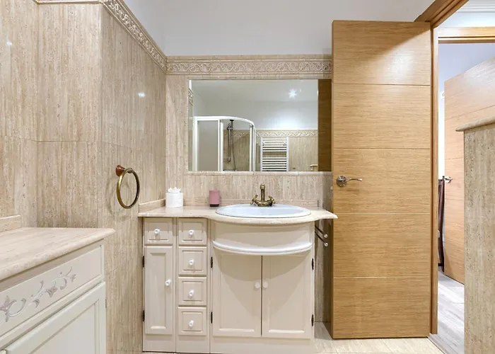 Vivienda Turistica Centrica Y Con Estilo En El Encantador Barrio La Cruz Apartment Bilbao